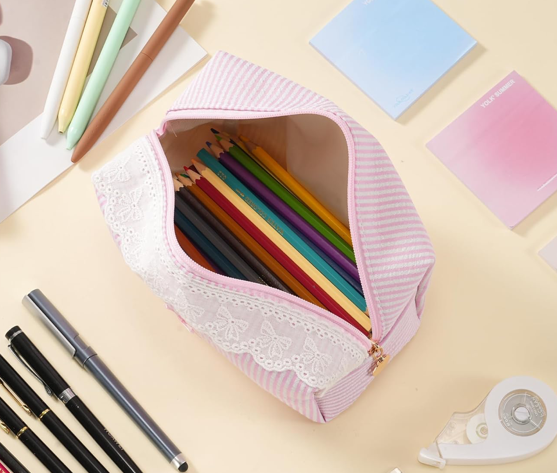 bee cosmetic/toiletry bag